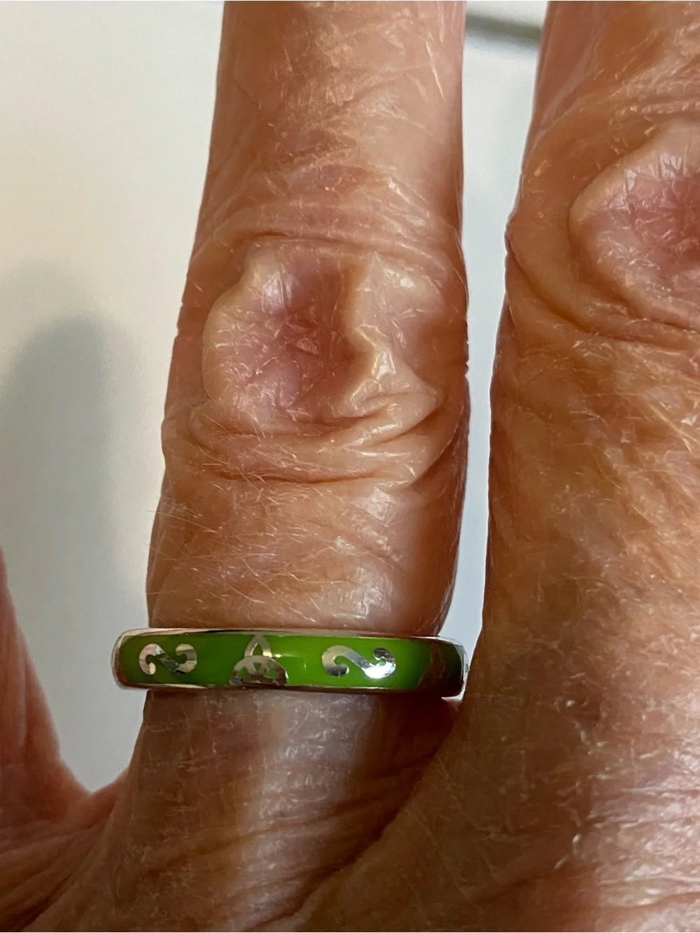 Sterling Silver Green Enameled Celtic Ring Tara’s Diary Stamp Size: 7